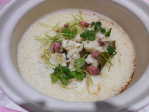 桜の花混ぜこみ鯛めし